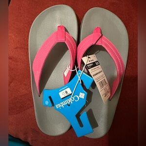 Columbia Femmes pink size 9 new
